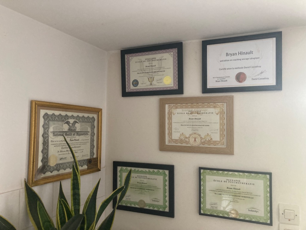 photo diplome Bryan Hinault
