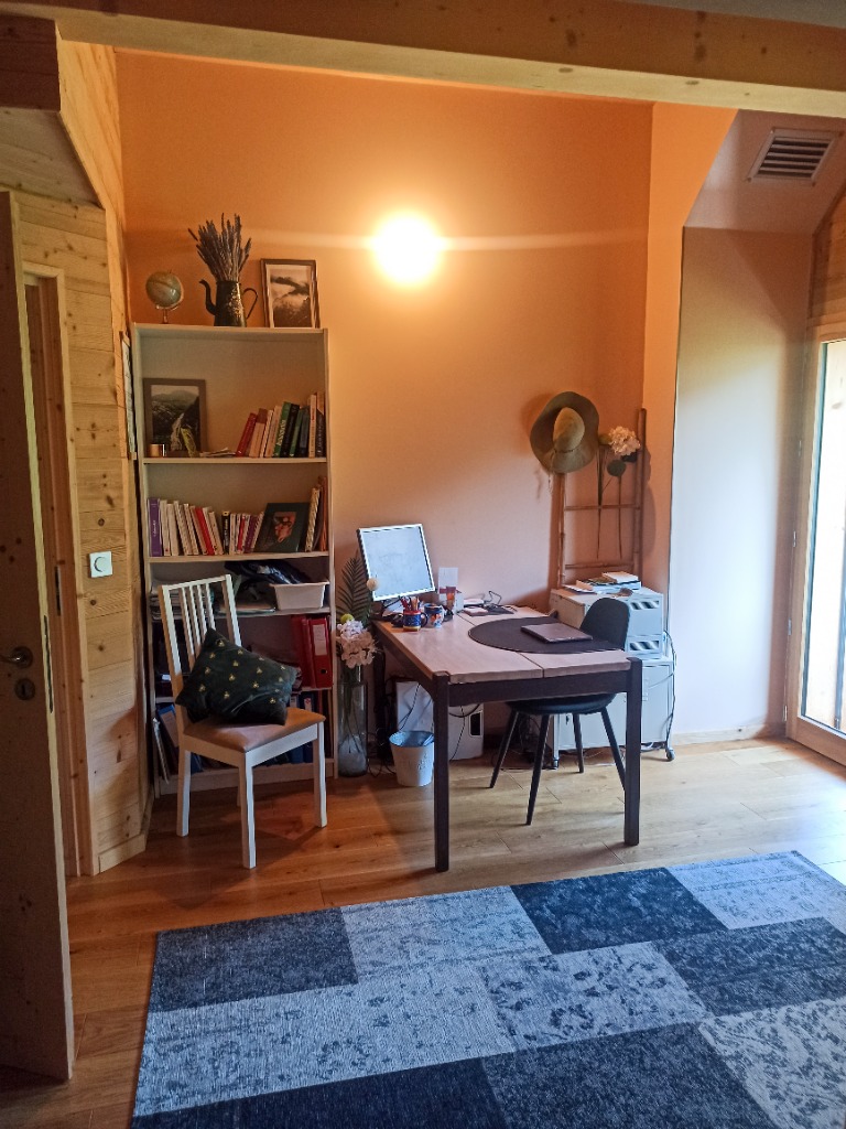 photo cabinet Léa Teyssaire - MONT ET SENS