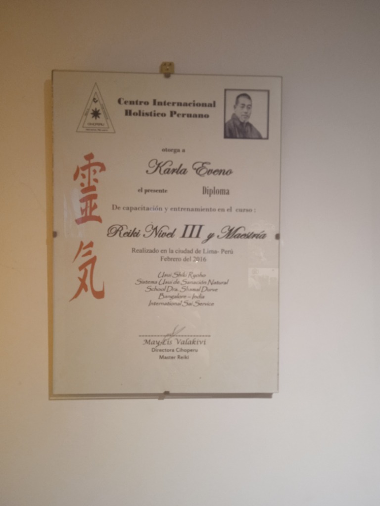 photo diplome Karla Eveno - Centre Spirituel Holistique