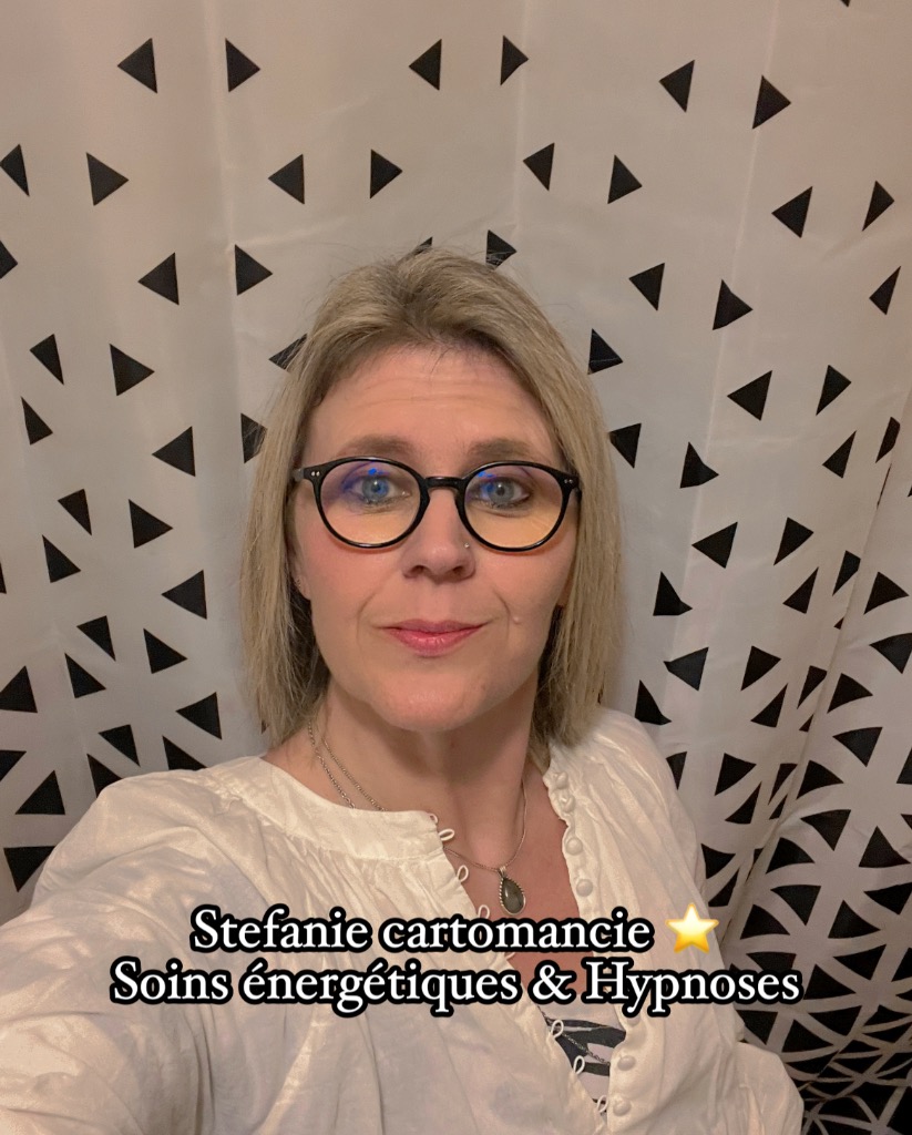 photo portrait Stefanie Cartomancie ,Hypnoses & soin énergétique