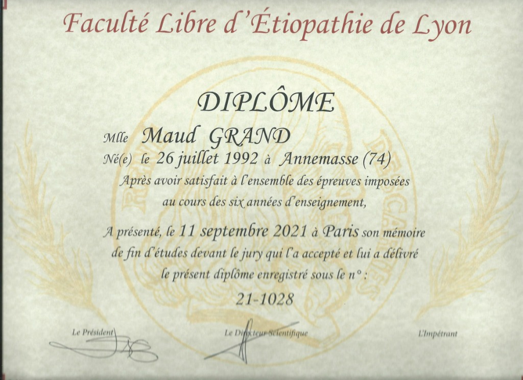 photo diplome Maud Grand - Etiopathe