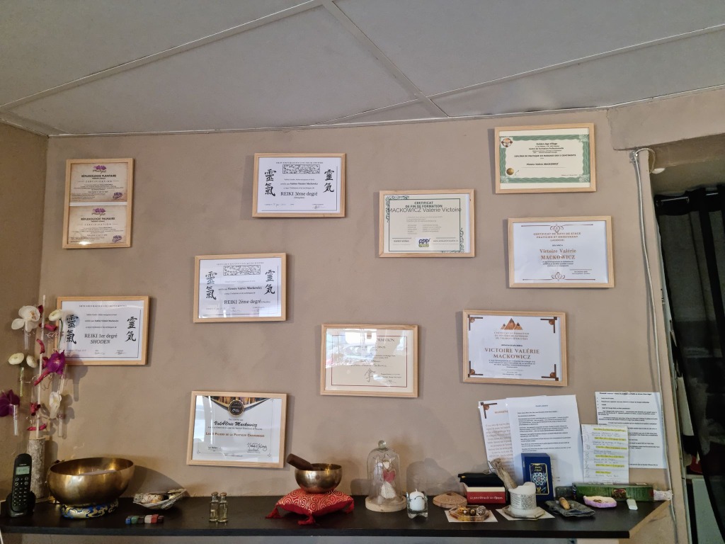 photo diplome VALERIE-VICTOIRE MACKOWICZ