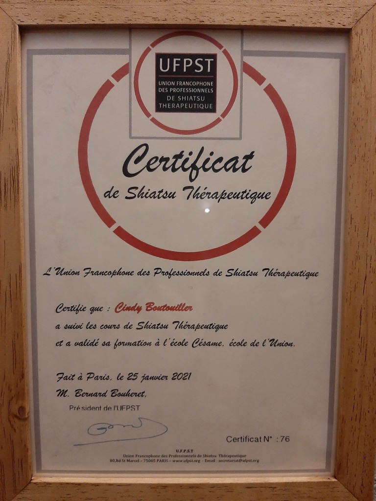 photo diplome Cindy Boutouiller