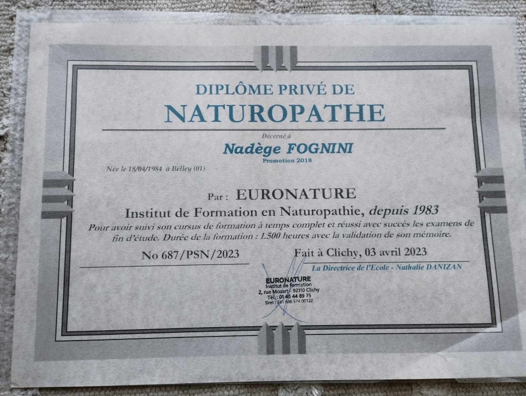 photo diplome Nadège FOGNINI - Naturocoach