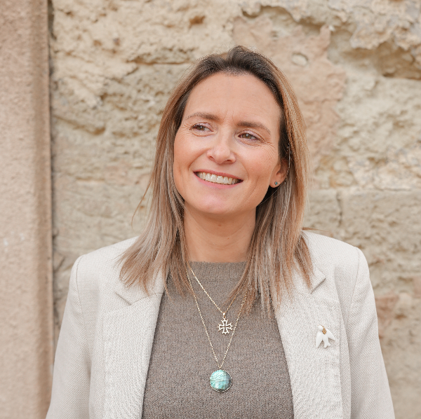 Caroline Faller- En-Terre-Happy