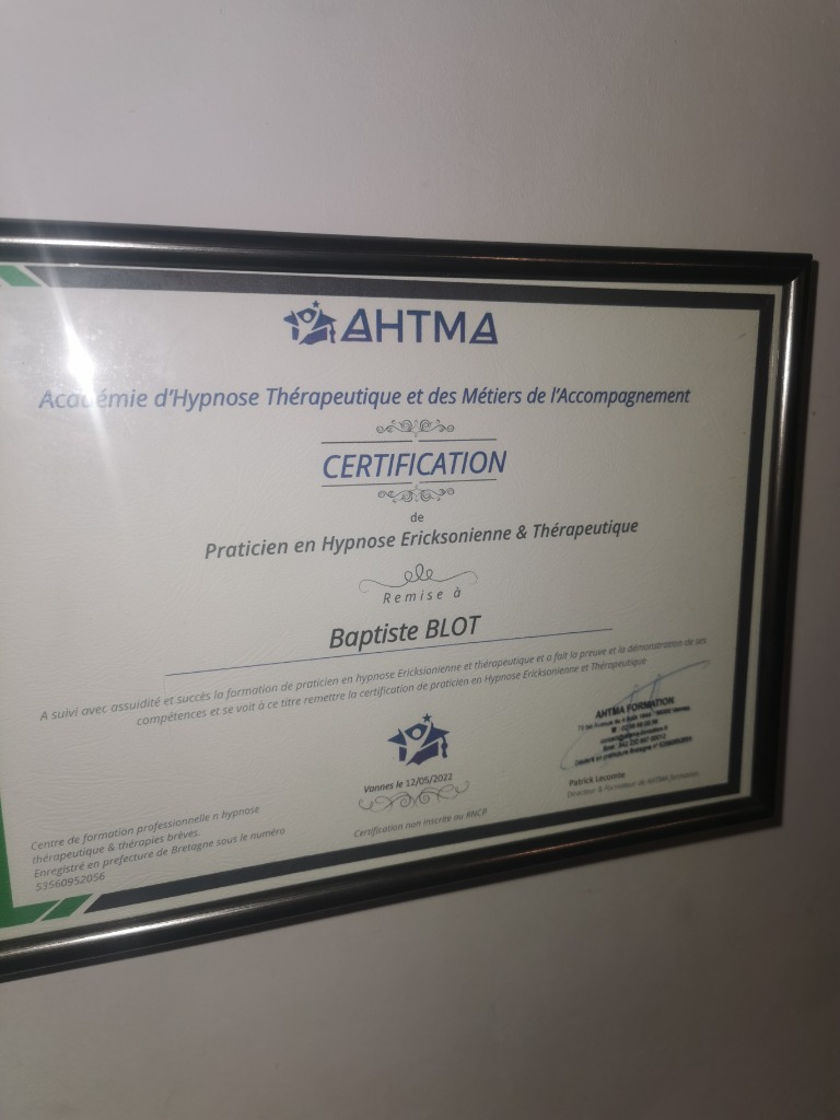 photo diplome Baptiste Blot hypno-thérapeute praticien EMDR DSA 