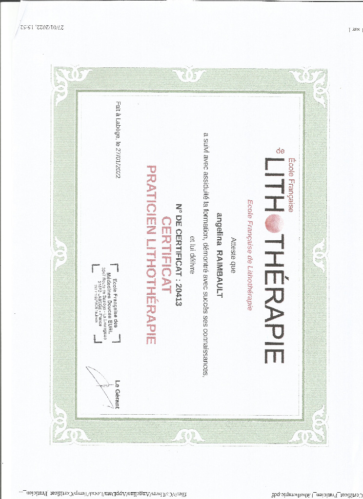 photo diplome ANGELINA Raimbault LITHOTHERAPEUTE