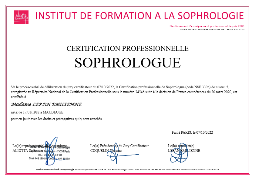 photo diplome Esprit Libre -Emilienne Lepan 