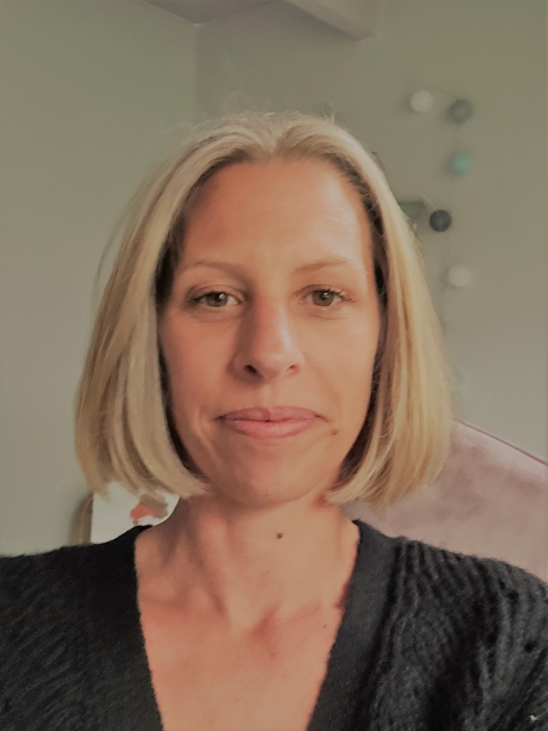 photo portrait Julie Mielvaque - Cabinet PEC