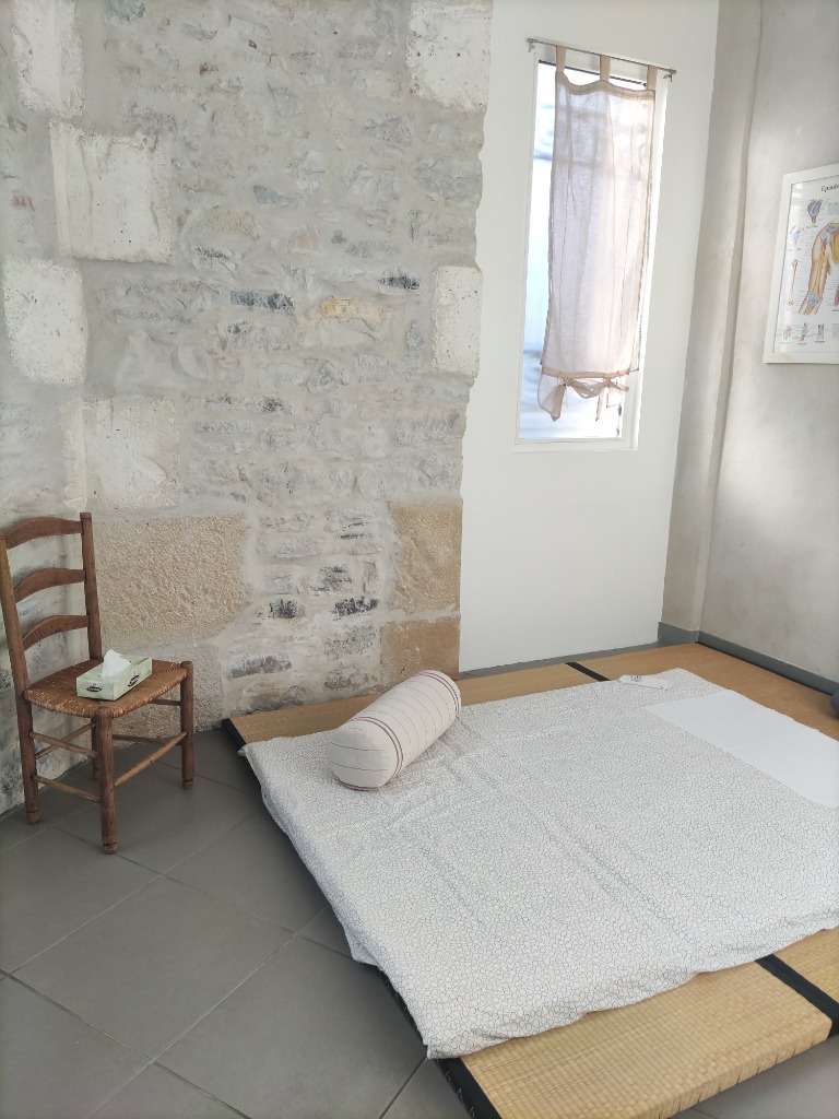 photo cabinet Kyokan Shiatsu