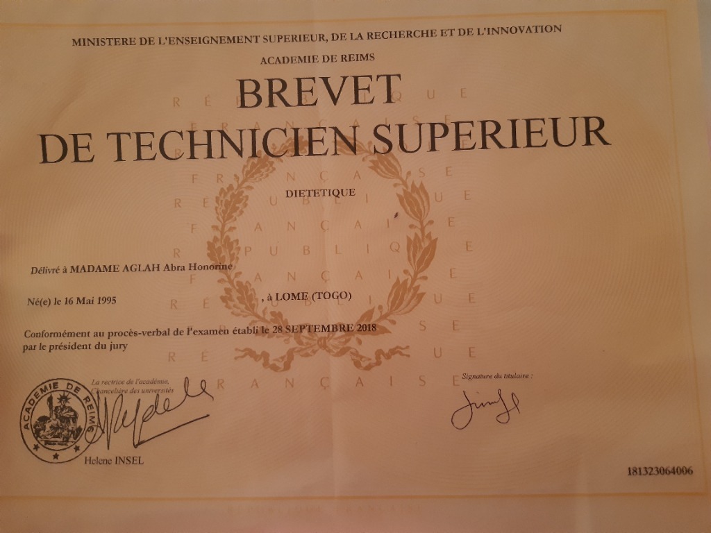 photo diplome Honorine Aglah 
