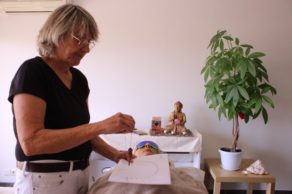 photo seance Corinne Rum Thérapeute Energeticienne 