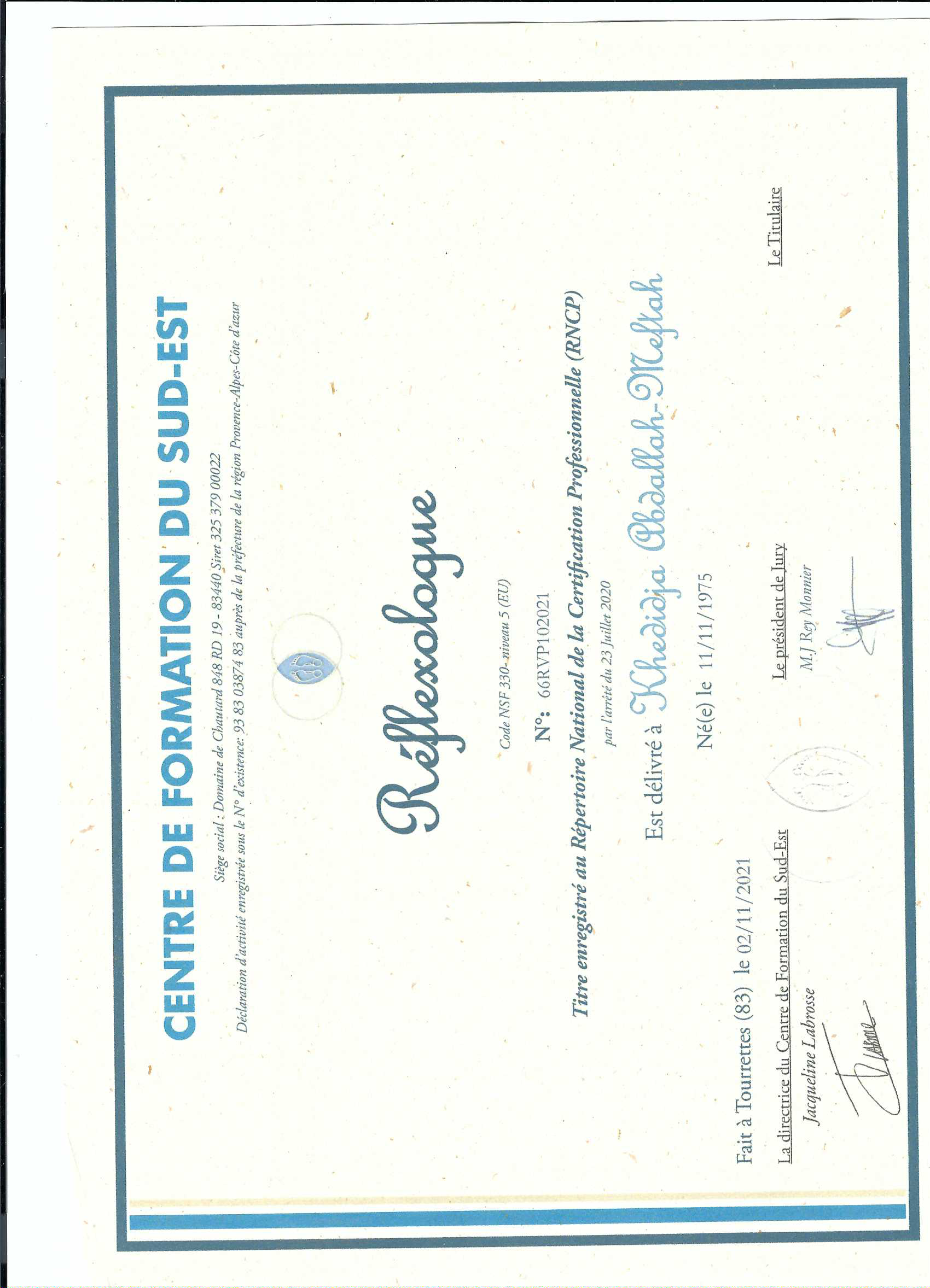 photo diplome Khedidja Abdallah Meftah