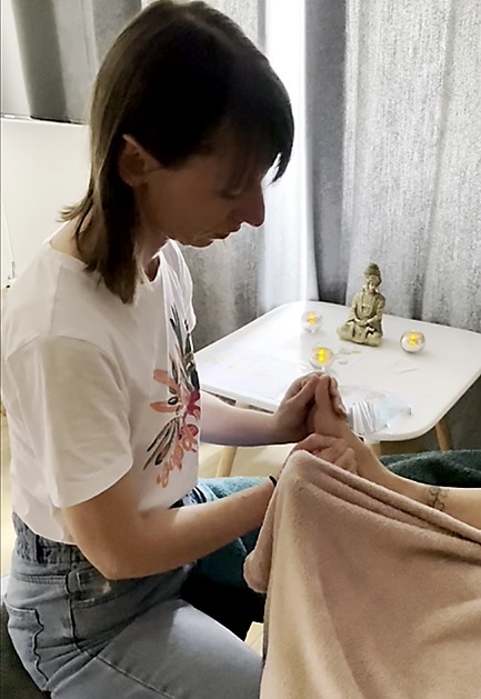 photo seance Sandrine Brun Réflexologue - Massage bien-être