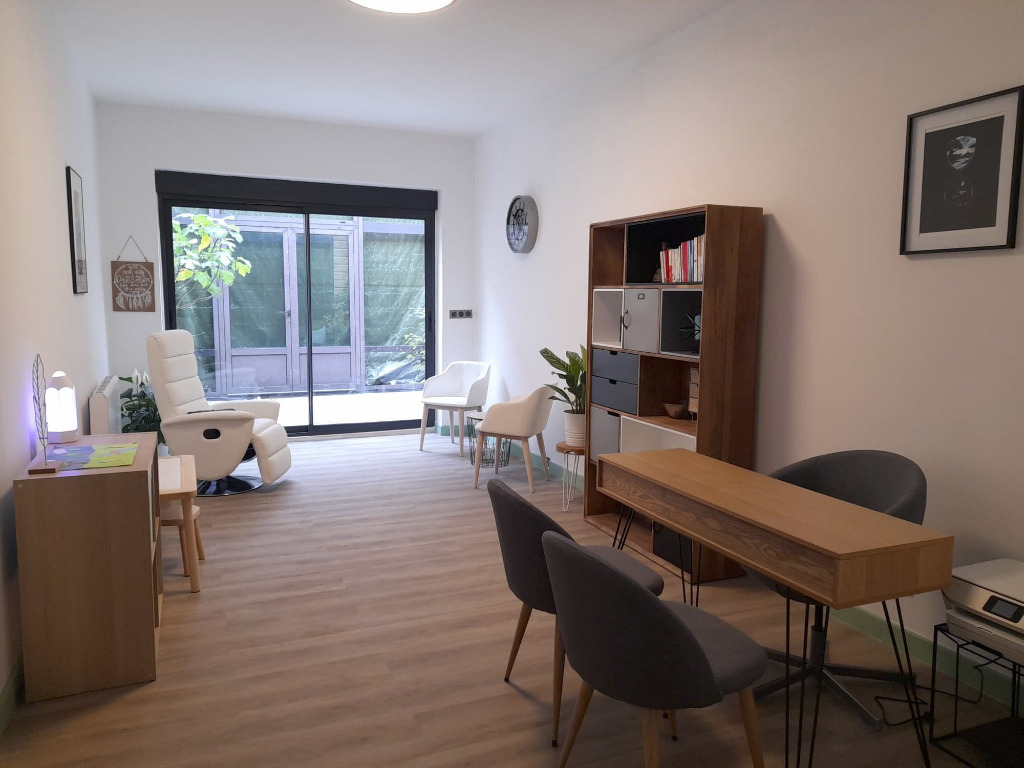 photo cabinet Bénédicte Rola