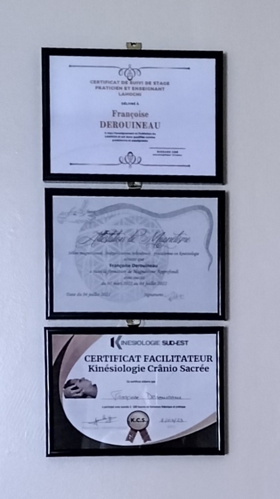 photo diplome Françoise & moi - Magnétiseuse Energéticienne