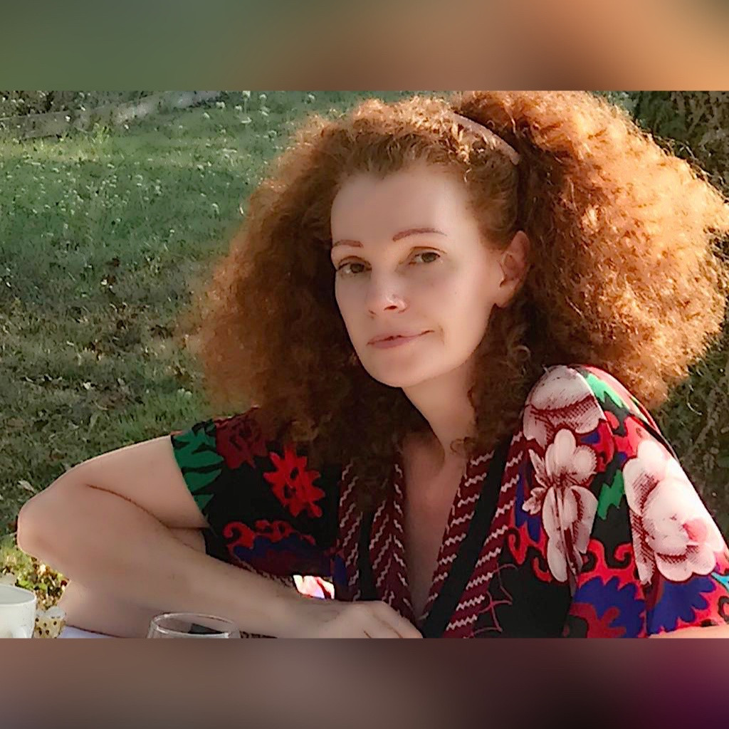 photo portrait Céline Magnétiseuse Énergéticienne et Géobiologue