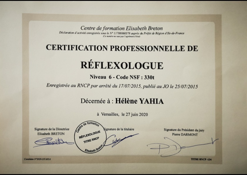 photo diplome Hélène Yahia