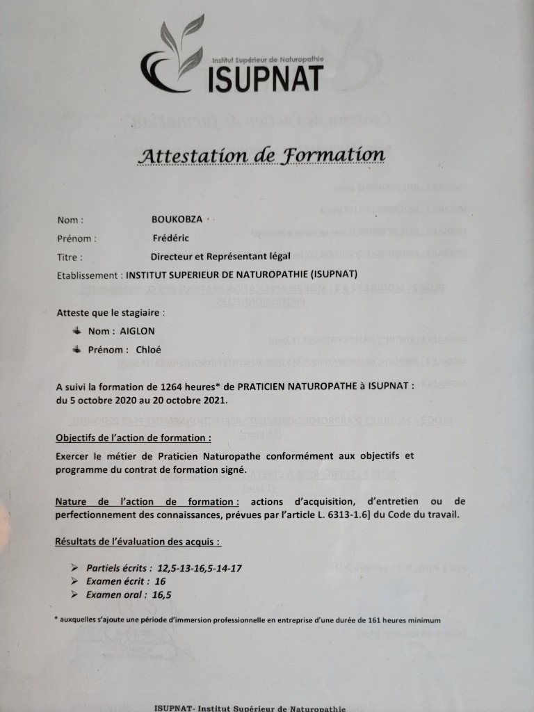 photo diplome Chloé Aiglon Naturopathe