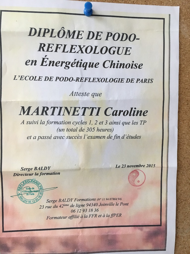 photo diplome Caroline MARTINETTI PIEDALLU réflexologue