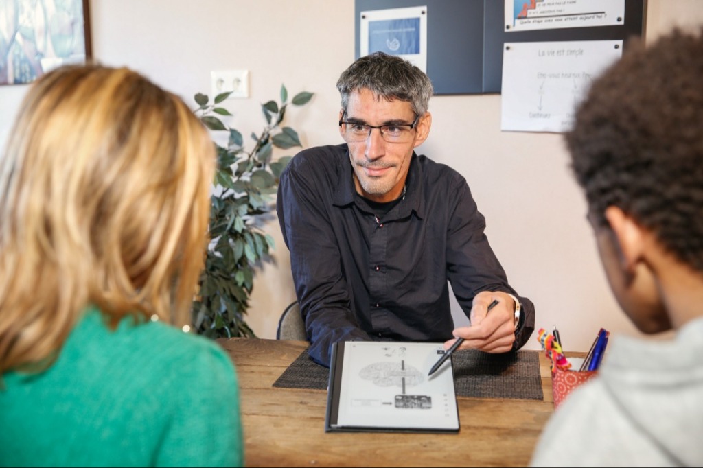 photo portrait Guyomarch Yohann Hypnothérapeute 