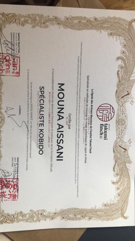 photo diplome Mouna_Kobido