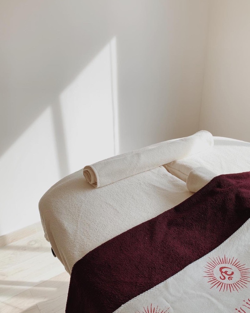 photo cabinet 2mainsicietmaintenant 