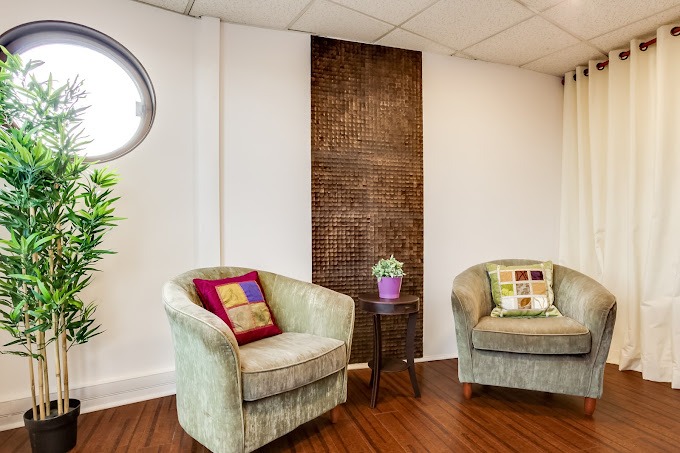 photo cabinet Louise Laurie Tsobgny