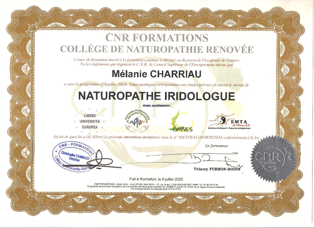 photo diplome E.I.Mélanie Charriau-Naturopathe iridologue