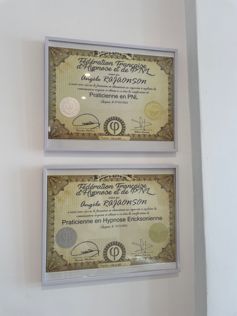 photo diplome Angèle Rajaonson