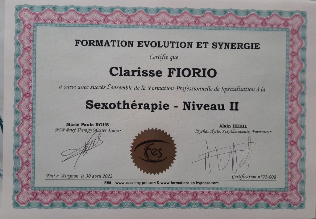 photo diplome Clarisse FIORIO - HYSYS thérapies brèves