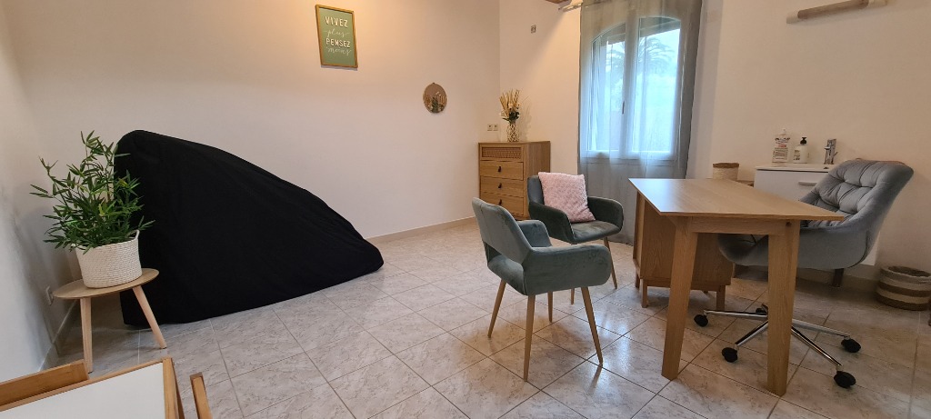 photo cabinet Julie DE SOUSA