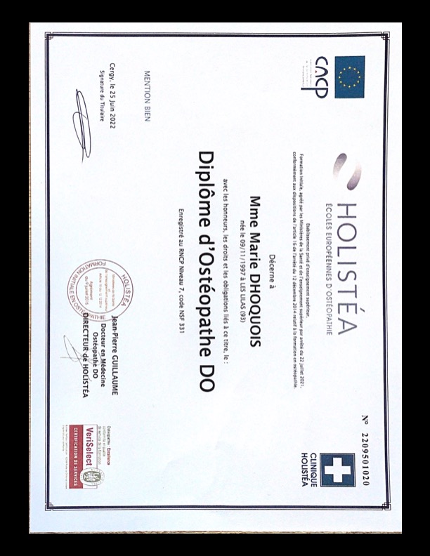 photo diplome Marie dhoquois Ostéopathe D.O.