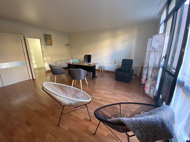 photo cabinet Erika Nakahashi