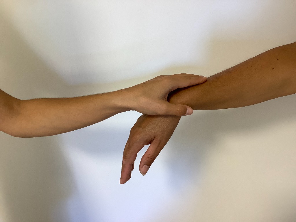 photo seance Charline ECHARDOUR kinésiologue & astrothérapeute