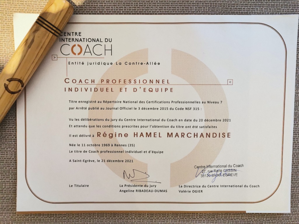 photo diplome ContributionS - Marchandise Régine