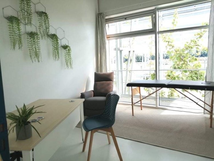 photo cabinet Sophrologue - Praticienne Reiki - M.C PREDIGNAC