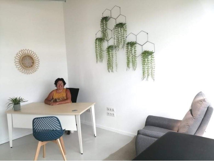 photo portrait Sophrologue - Praticienne Reiki - M.C PREDIGNAC