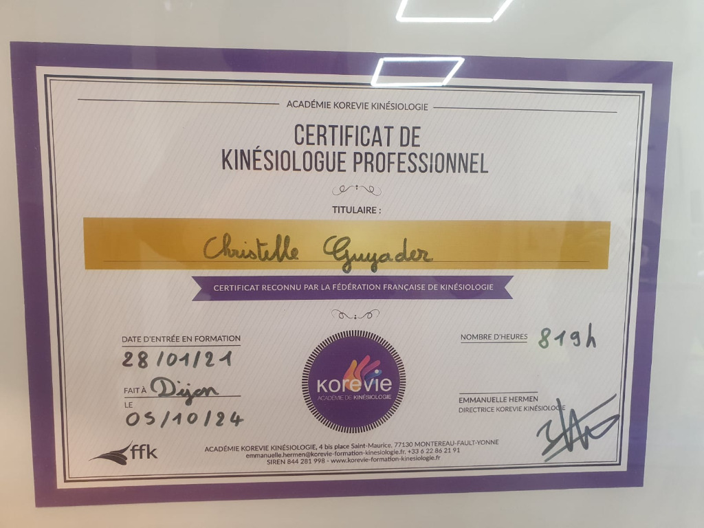 photo diplome Christelle GUYADER Kinésiologie