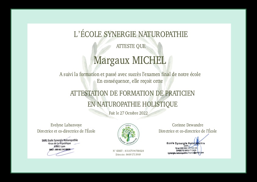 photo diplome Margaux Michel Naturopathe
