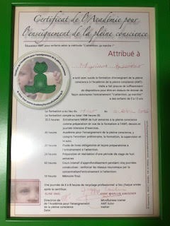 photo diplome Les ateliers de la grenouille