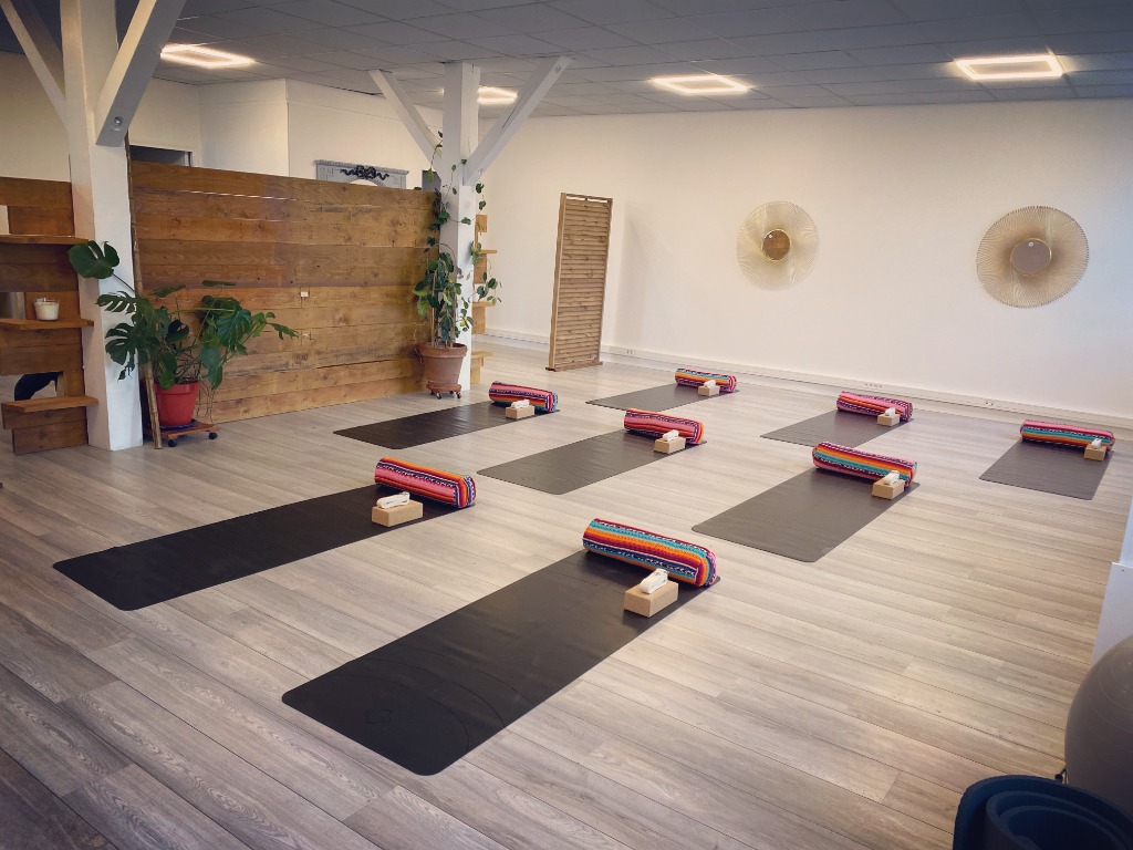 photo cabinet RYSE YOGA