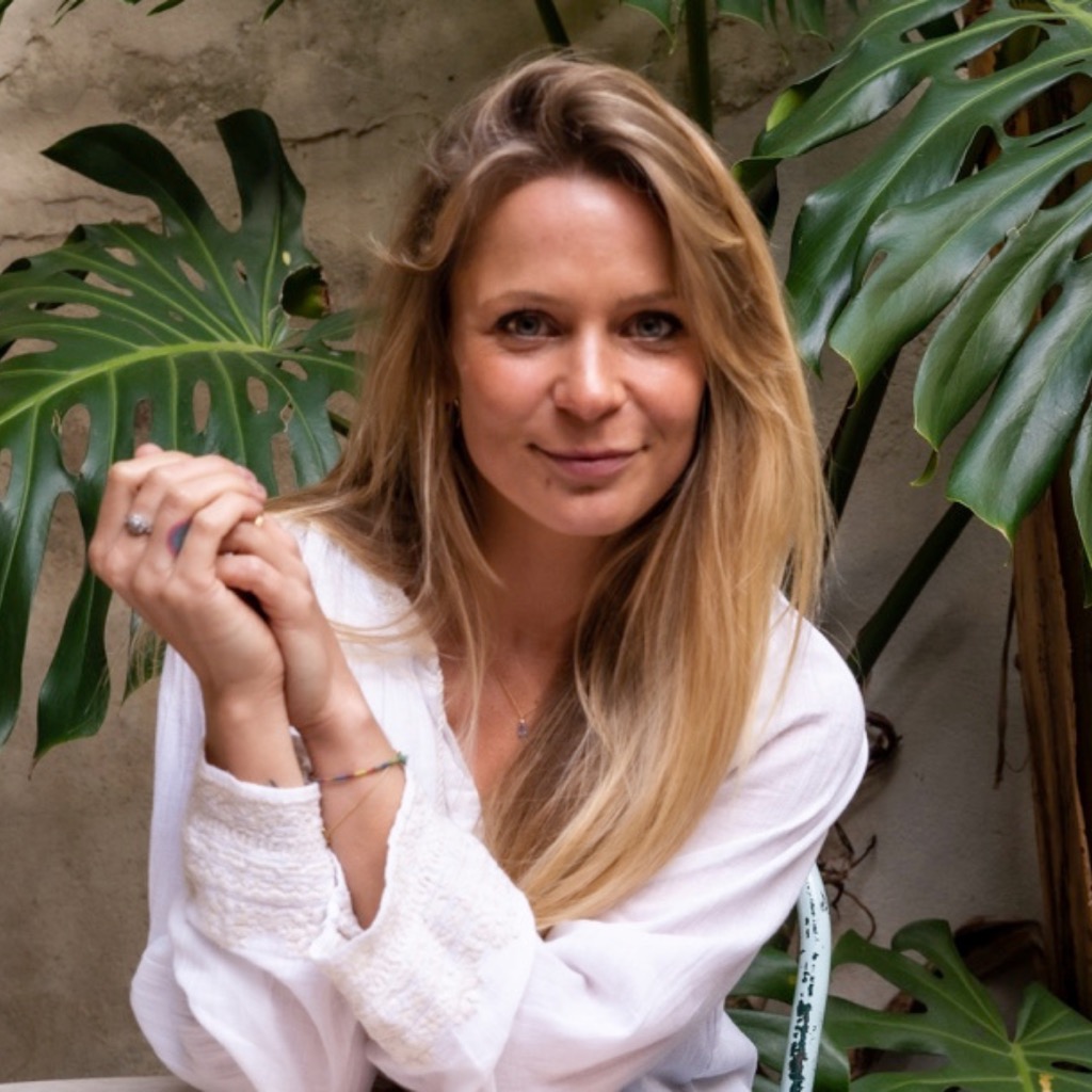 photo cabinet Gabrielle Adrian