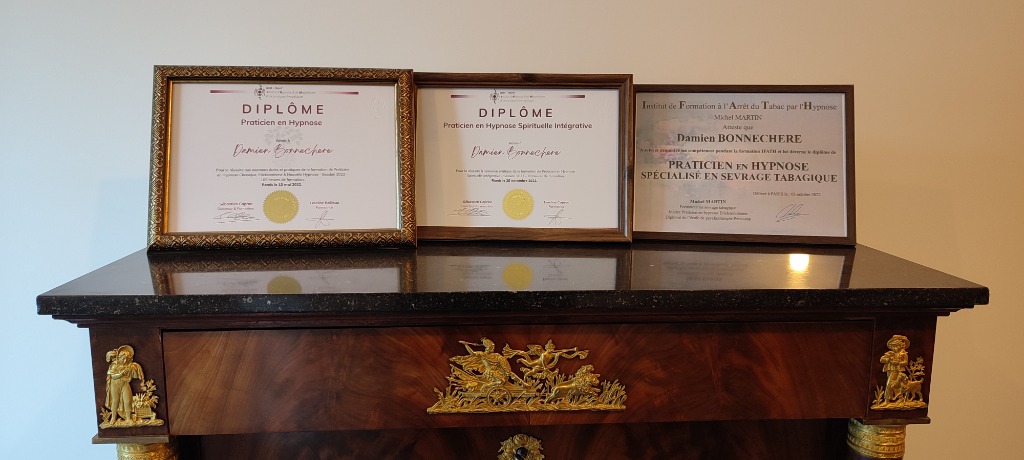 photo diplome Damien Bonnechere hypnotherapeute  à Hirson