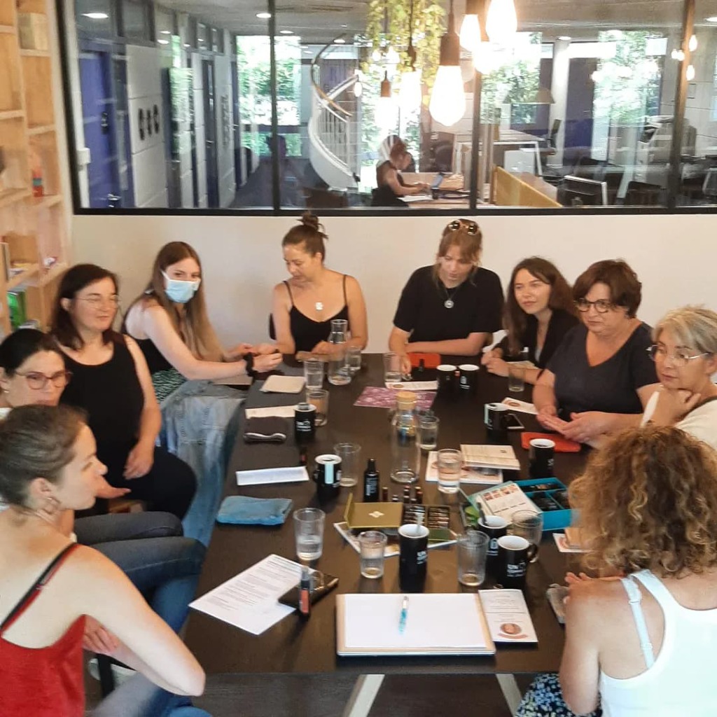 photo activite Emma Henrieux Kinésiologie et Huiles Essentielles