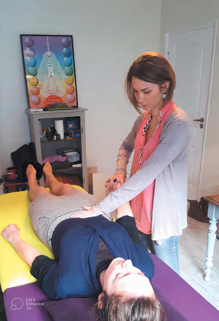 photo seance Emma Henrieux Kinésiologie et Huiles Essentielles