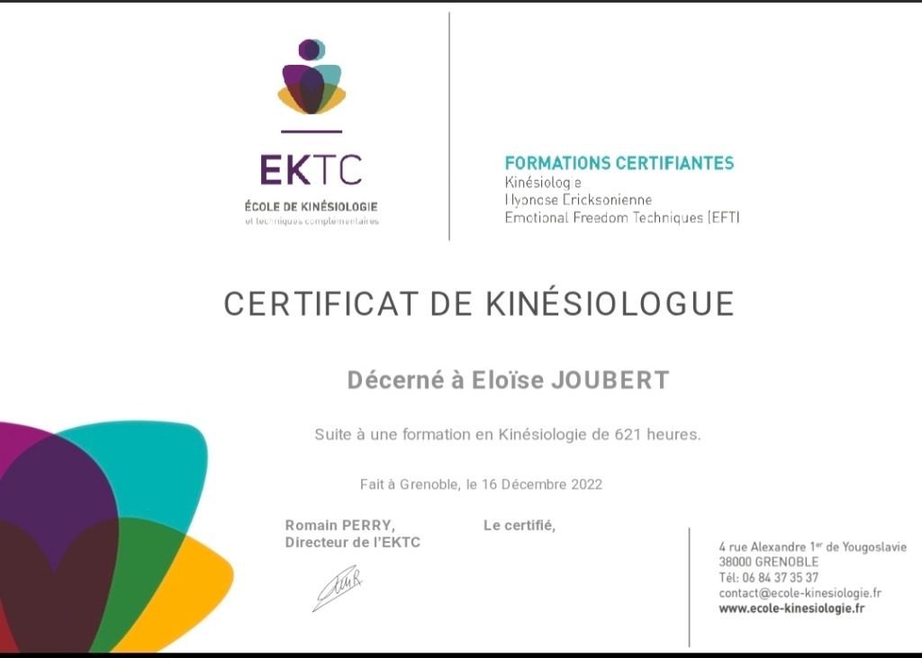 photo diplome Eloïse Joubert Kinésiologue 