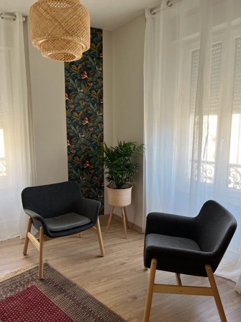 photo seance Maud PENPÉNIC Sophrologue-Praticienne EMDR DSA