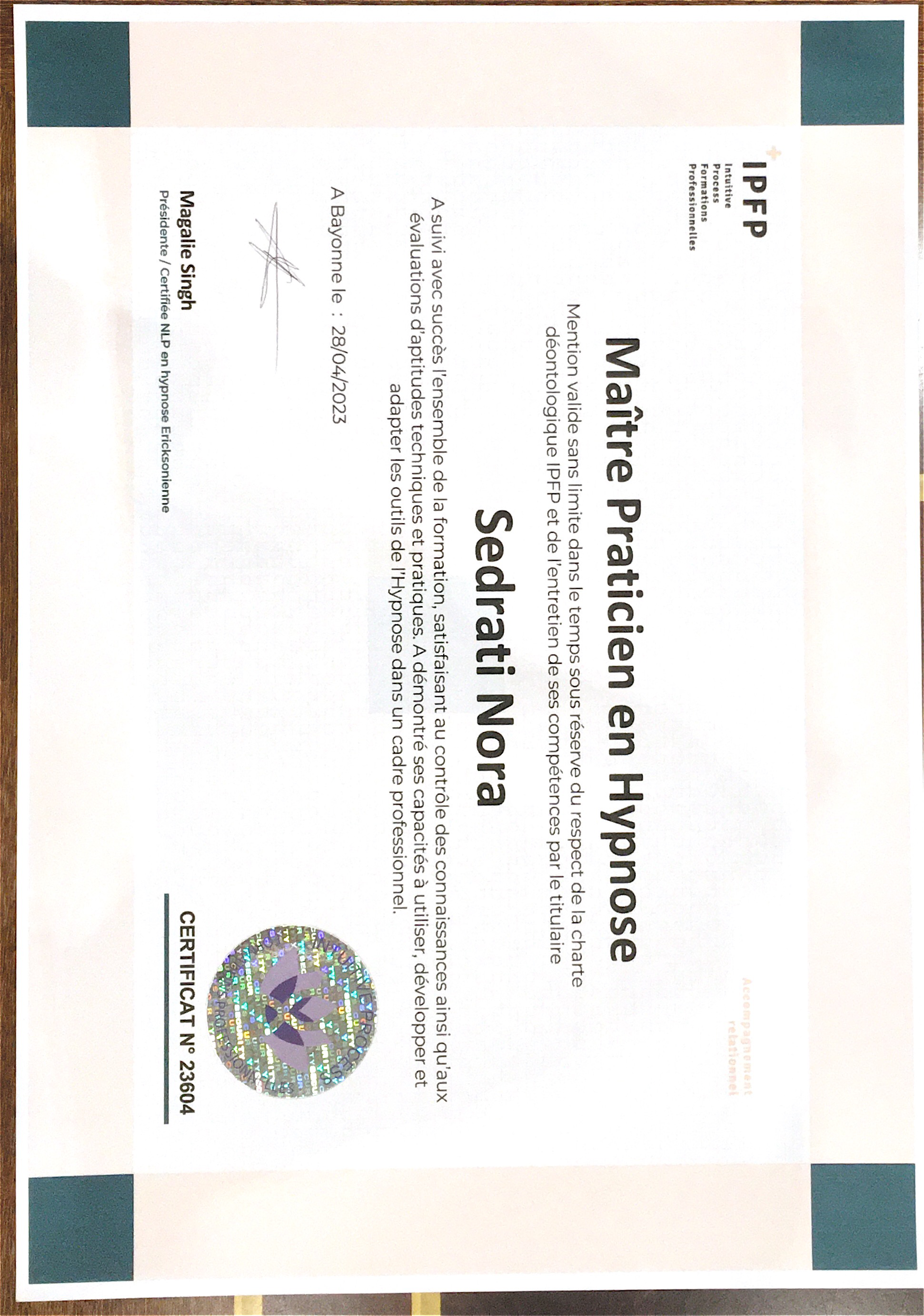 photo diplome Nora SEDRATI Sophrologue