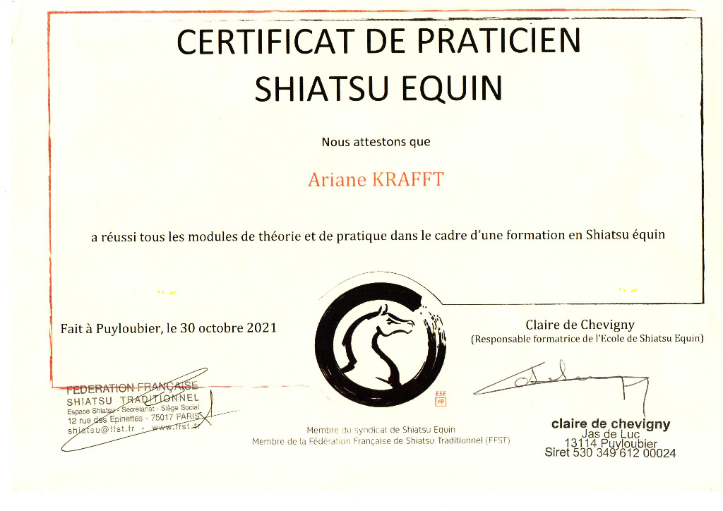 photo diplome Krafft Ariane Shiatsu équin et canin